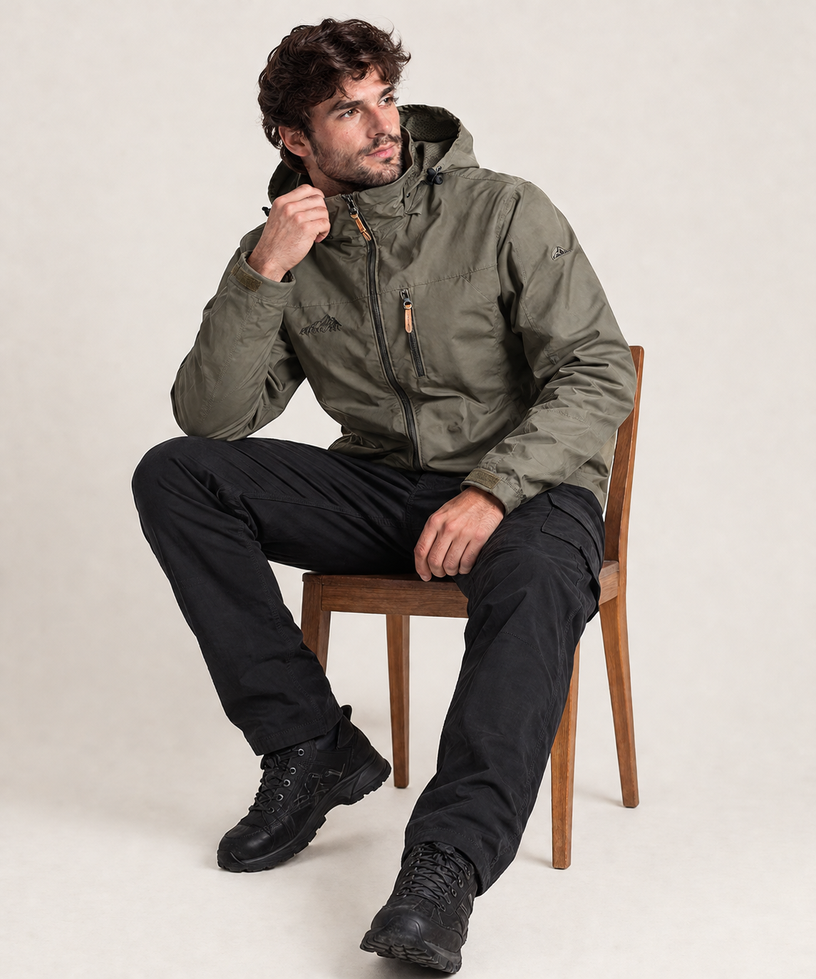 Jaqueta Corta-Vento Masculina com Capuz – Leve para Uso Outdoor